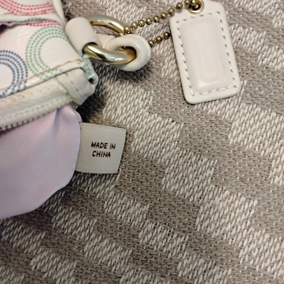 Coach wristlet bundle featuring two fun signature prints - Picture 5 of 7